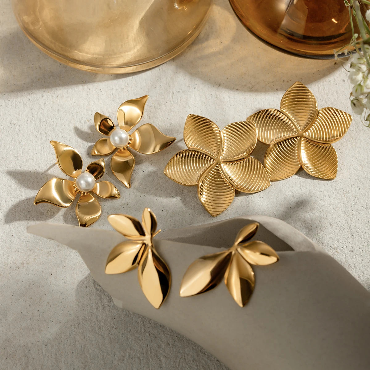 Classic golden floral leaf design earrings